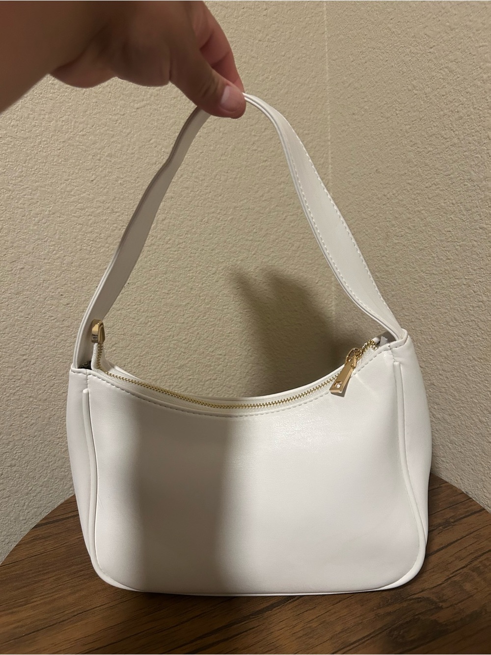 Source Unknown White Shoulder Bag with Gold Hardware